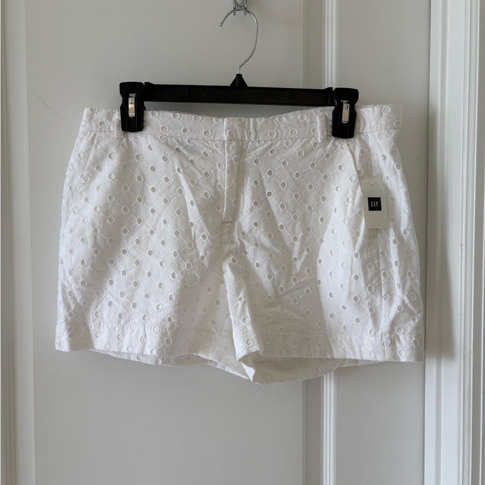 NWT GAP White Eyelet Slash Pocket Shorts Size 4 3.5” Inseam